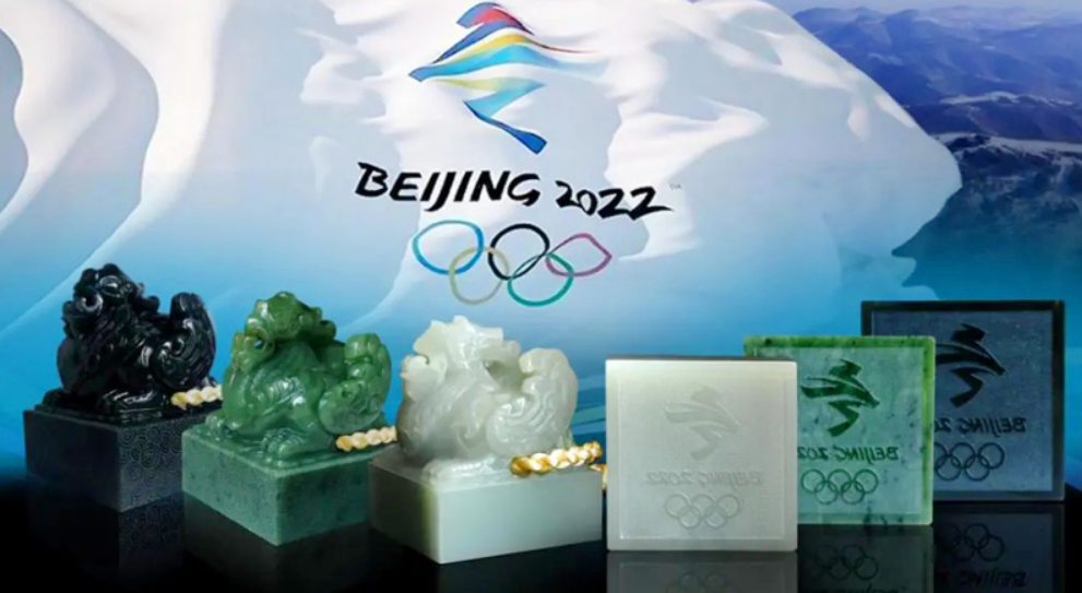 《2022北京冬奥徽宝 》由“北京奥运徽宝”原班人马设计制作